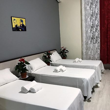 Hotel Paris Милан Экстерьер фото